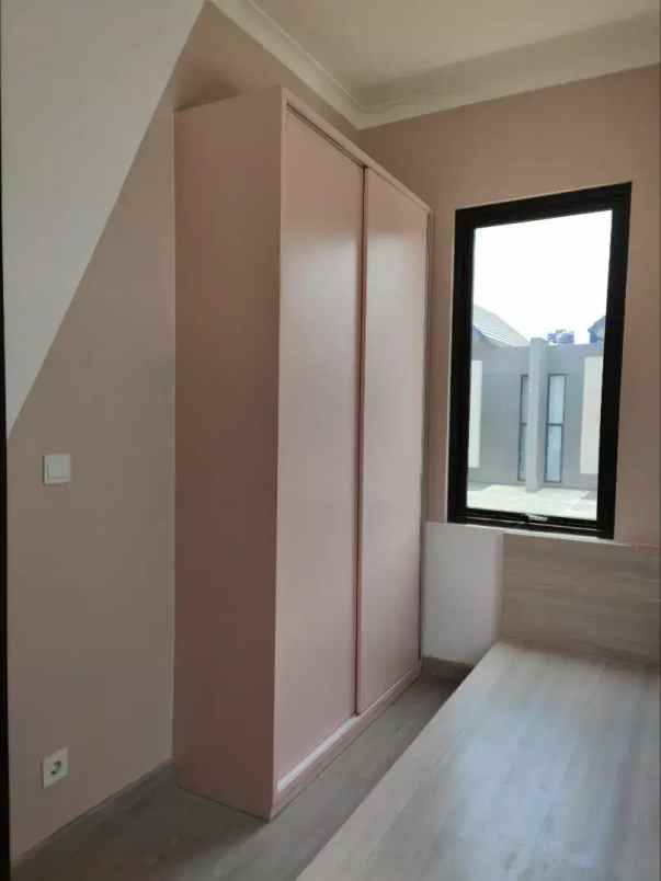 dijual rumah jl podomoro kec