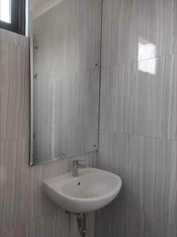 dijual rumah jl podomoro kec