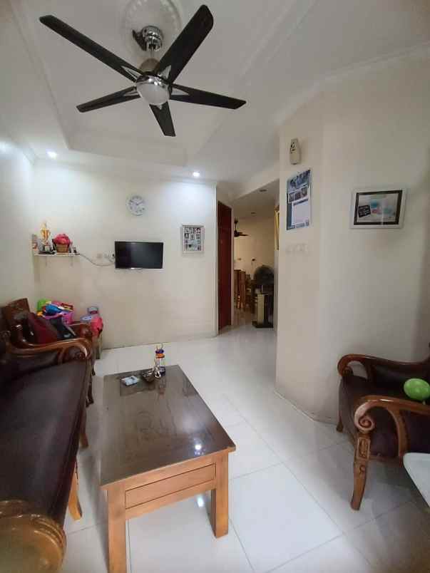 dijual rumah jl pondok kelapa duren