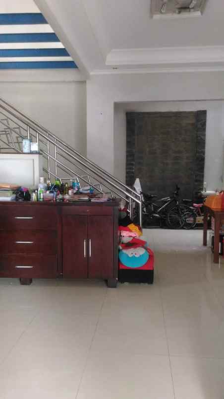 dijual rumah jl raya vila dago