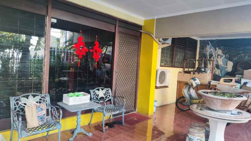 dijual rumah jl residen sudirman