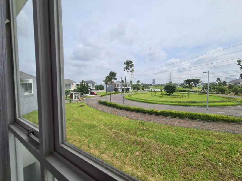 dijual rumah jl royal residence