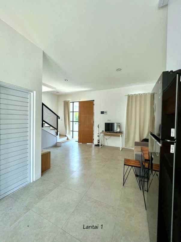 dijual rumah jl sayap gegerkalong