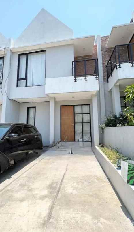 dijual rumah jl sayap gegerkalong