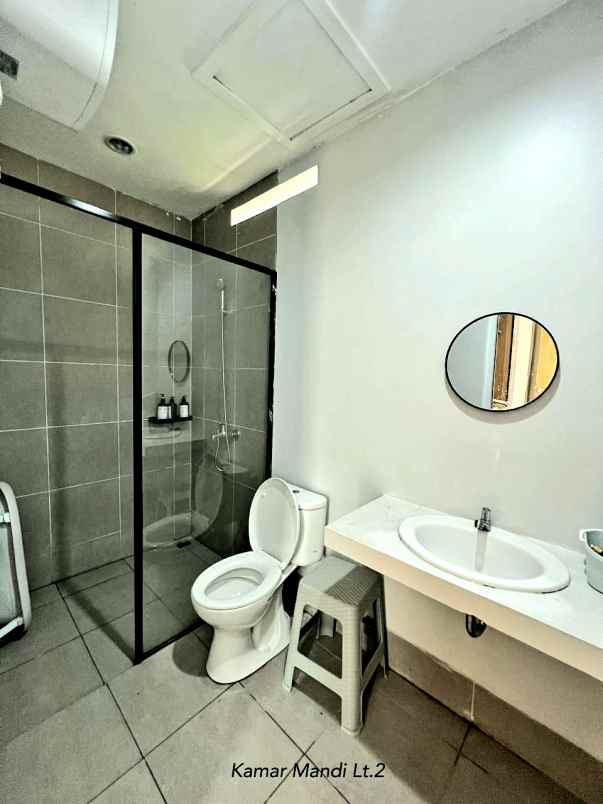 dijual rumah jl sayap gegerkalong