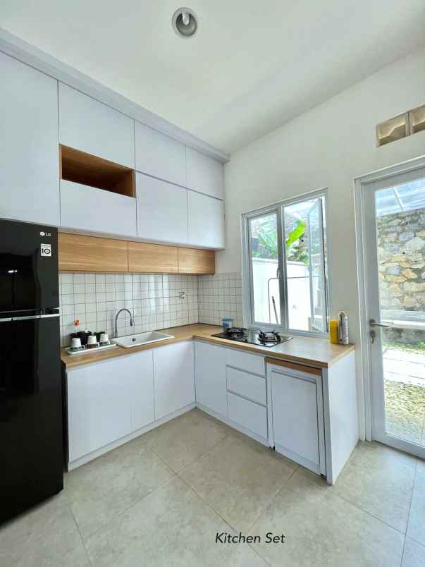 dijual rumah jl sayap gegerkalong