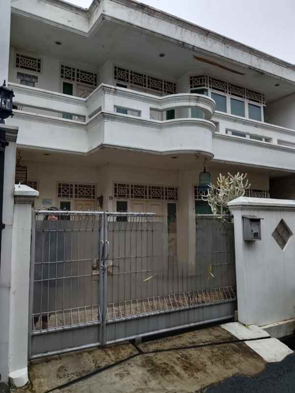 dijual rumah jl selat kav al duren
