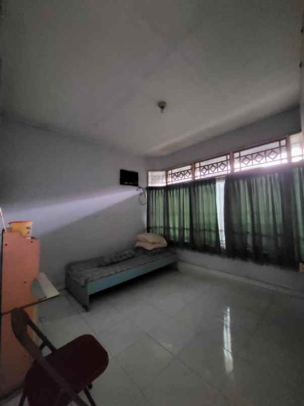 dijual rumah jl selat kav al duren