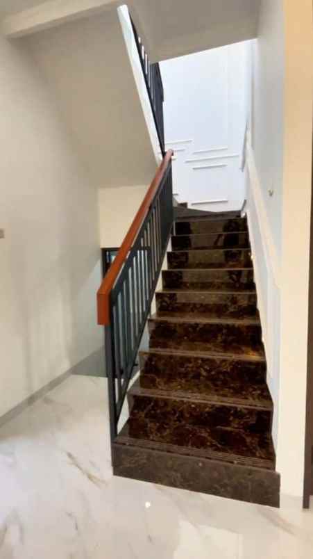 dijual rumah jl swadaya raya no 116 1