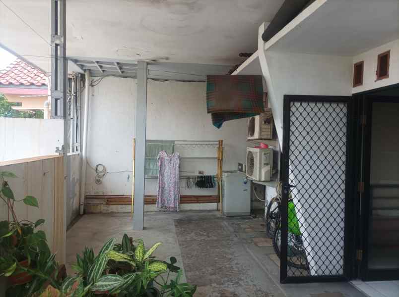dijual rumah jl taman cikunir jaka