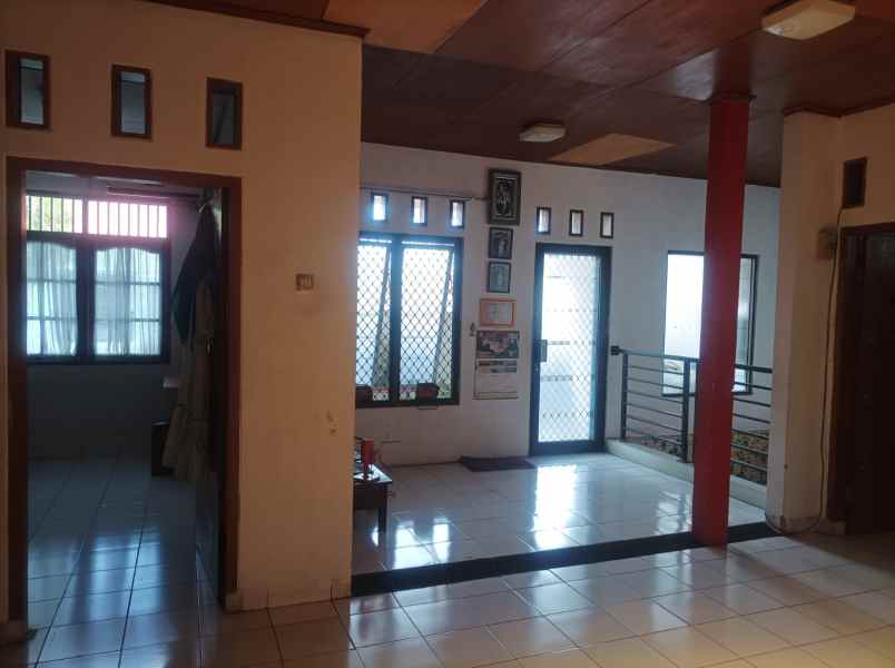 dijual rumah jl taman cikunir jaka