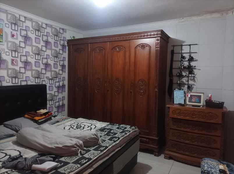 dijual rumah jl taman cikunir jaka