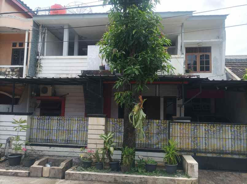dijual rumah jl taman cikunir jaka