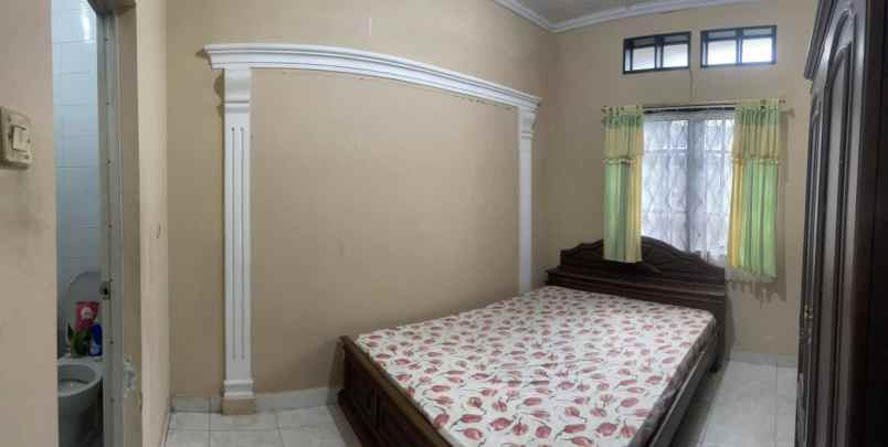 dijual rumah jl telepon utama blok 102 a