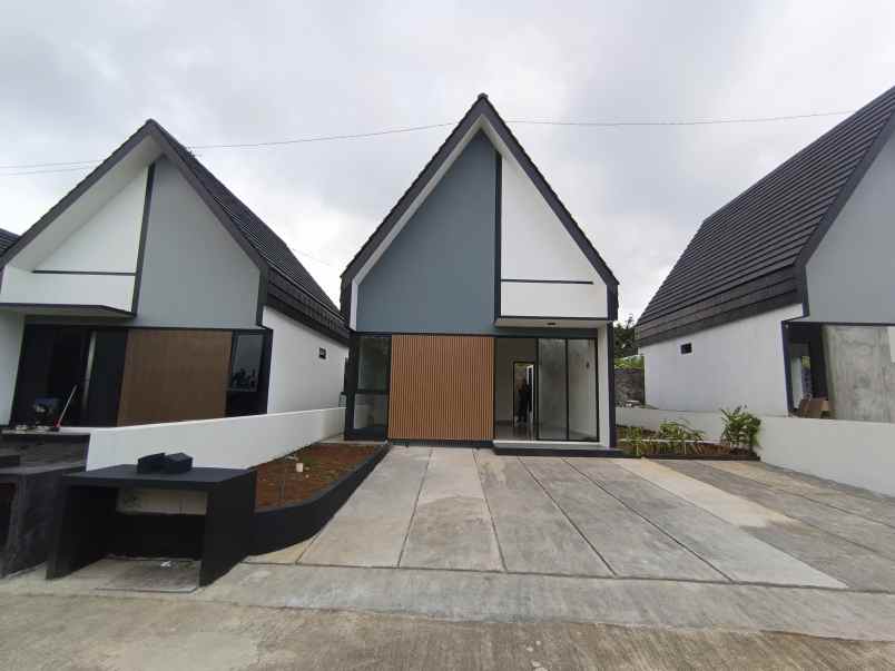 dijual rumah jl untung suropati