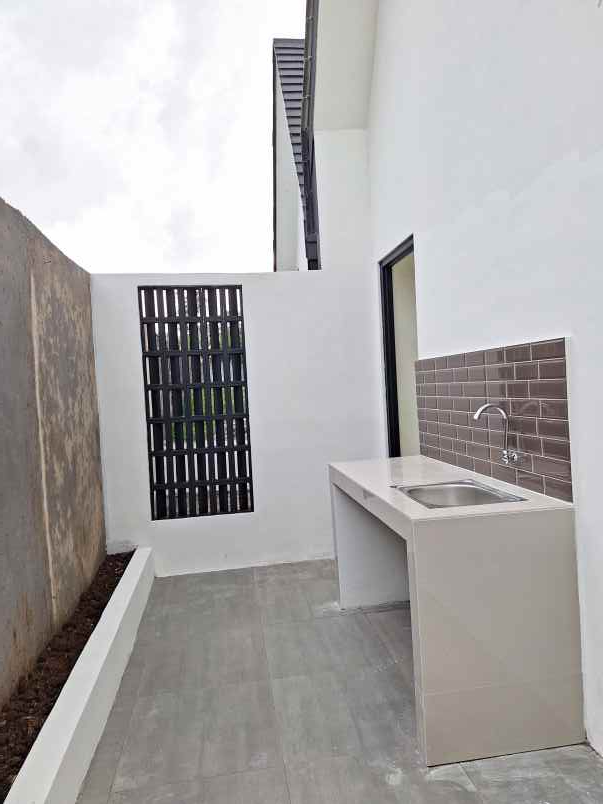 dijual rumah jl untung suropati