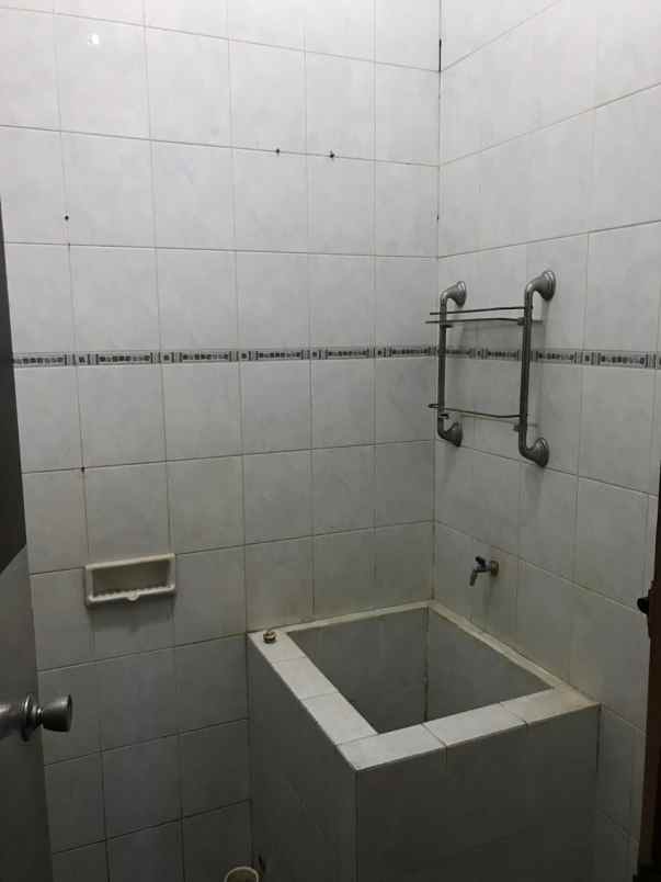 dijual rumah jl zamrud utara viii dukuh