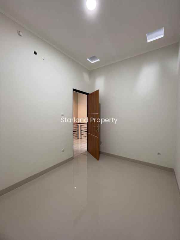 dijual rumah jln raya puskesmas