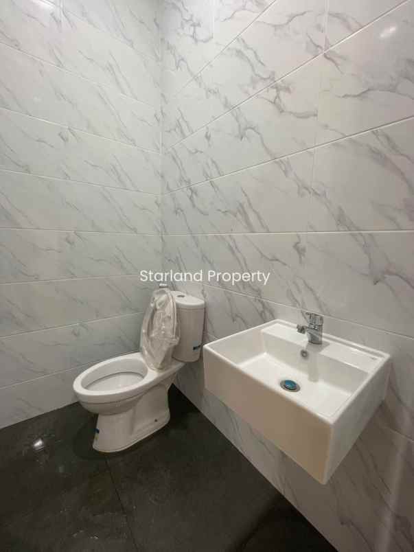 dijual rumah jln raya puskesmas