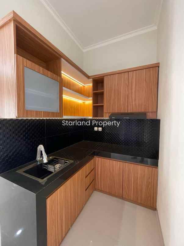 dijual rumah jln raya puskesmas