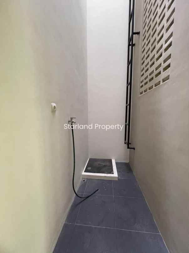 dijual rumah jln raya puskesmas