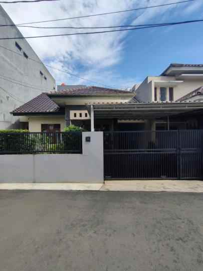 dijual rumah jln raya veteran bintaro