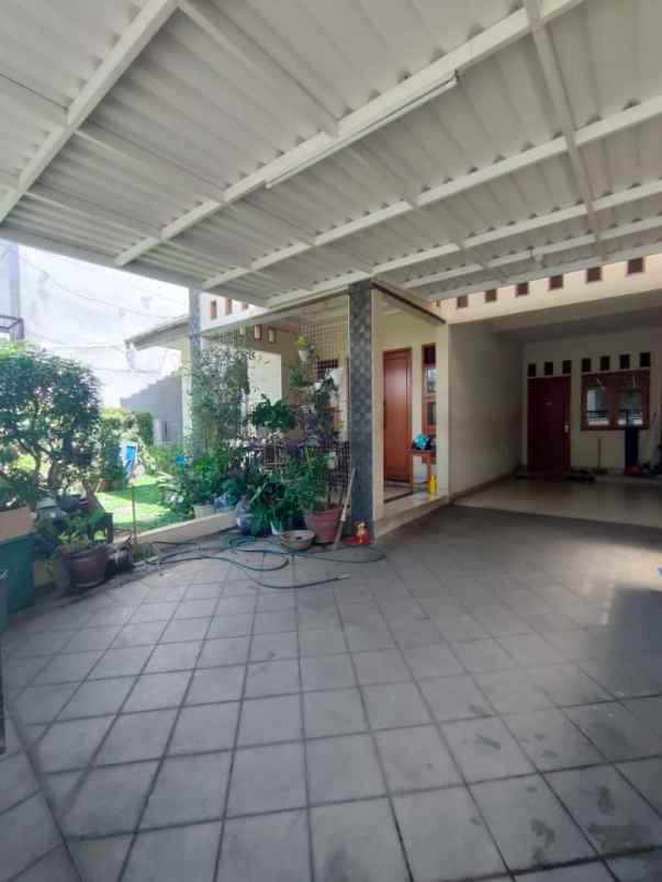 dijual rumah jln raya veteran bintaro