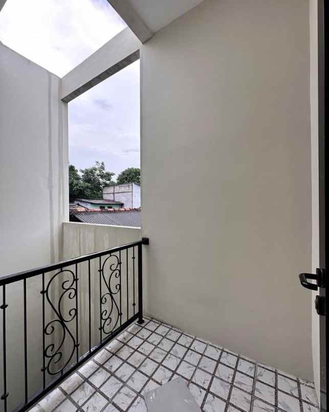 dijual rumah juanda depok