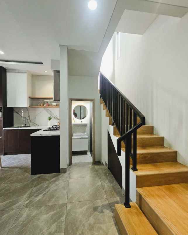 dijual rumah jurang mangu barat