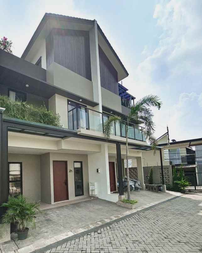 dijual rumah jurang mangu barat