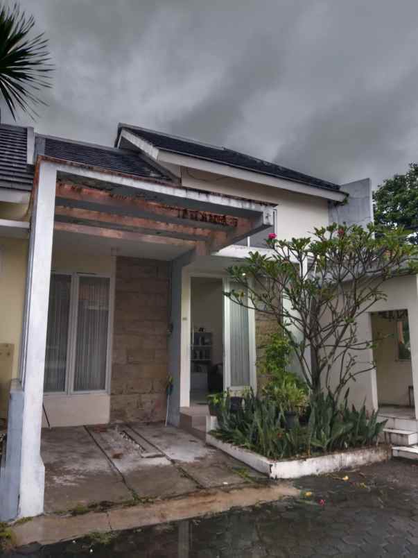 dijual rumah kaliurang km 9
