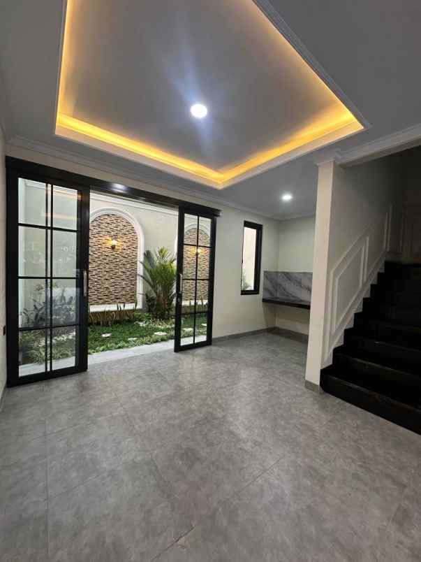 dijual rumah kav dki jagakarsa