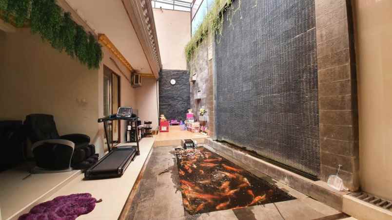 dijual rumah kelapa dua wetan