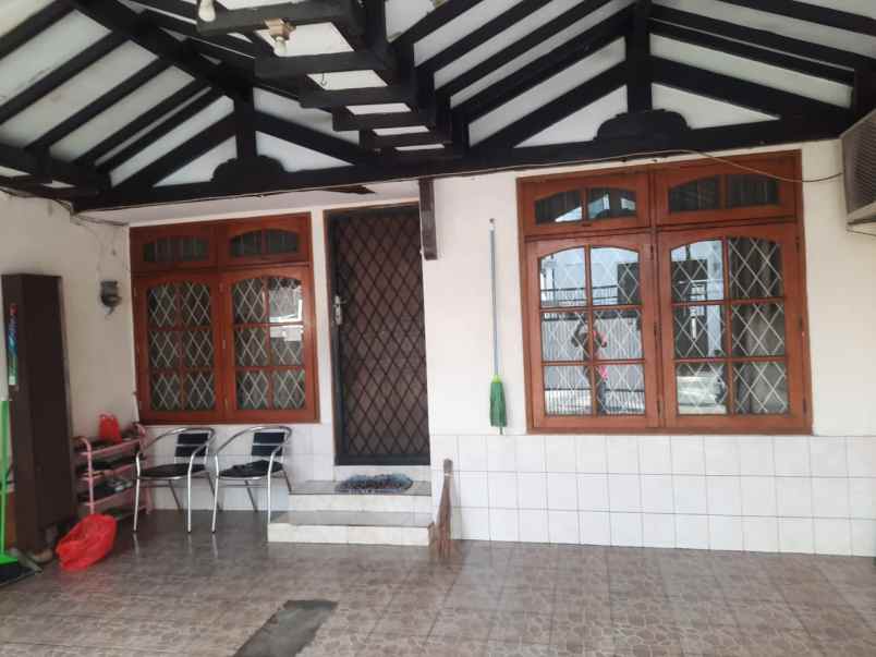 dijual rumah kelapa gading