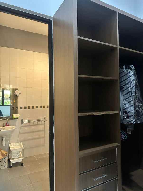 dijual rumah kelapa gading