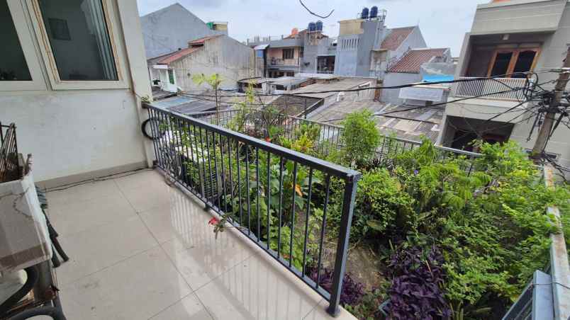 dijual rumah kelapa gading