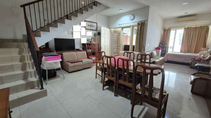 dijual rumah kelapa gading