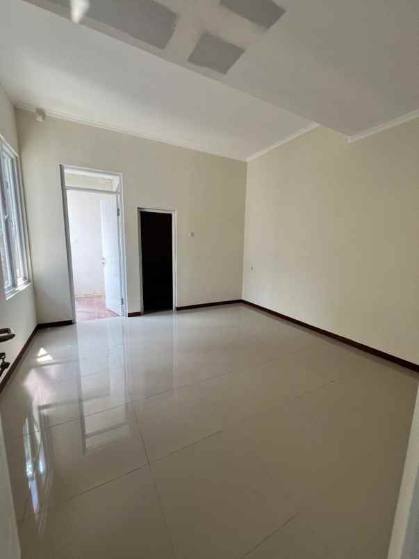 dijual rumah kelapa sawit kelapa gading