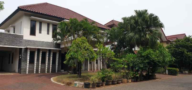 dijual rumah kemang pratama regency