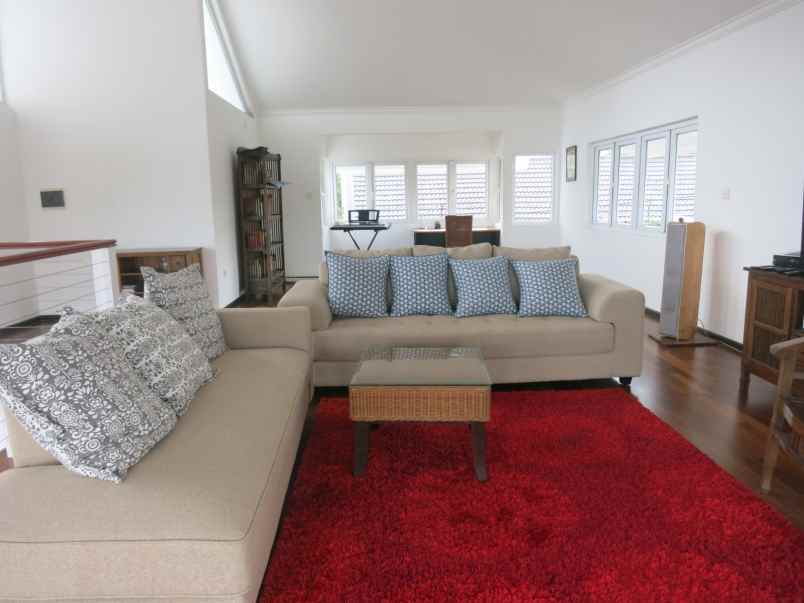 dijual rumah kemang timur kel bangka