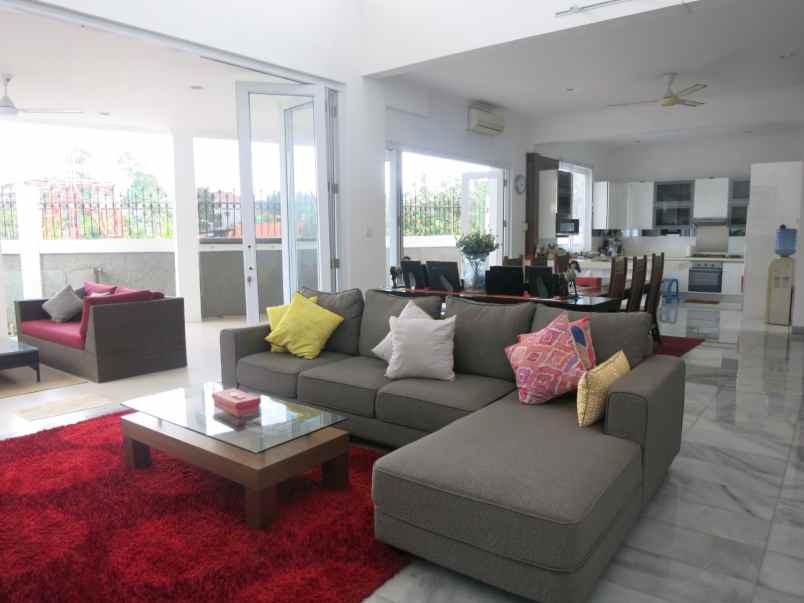 dijual rumah kemang timur kel bangka