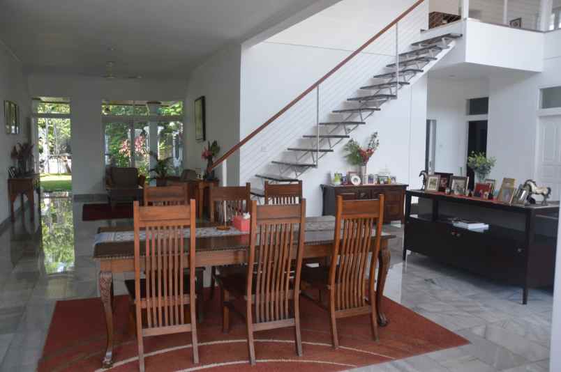 dijual rumah kemang timur kel bangka