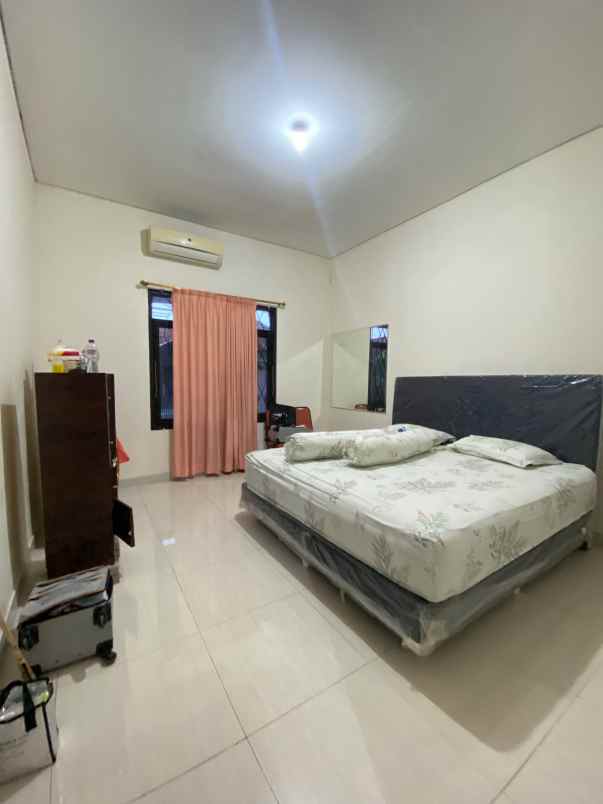 dijual rumah klampis