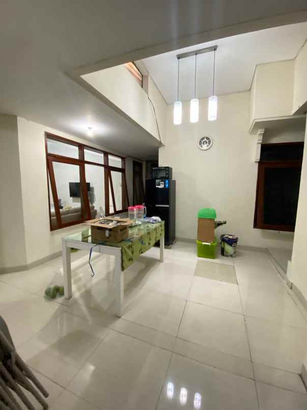 dijual rumah klampis