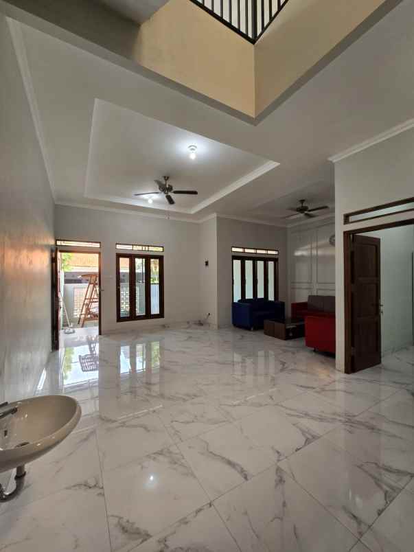 dijual rumah komplek billymoon pondok