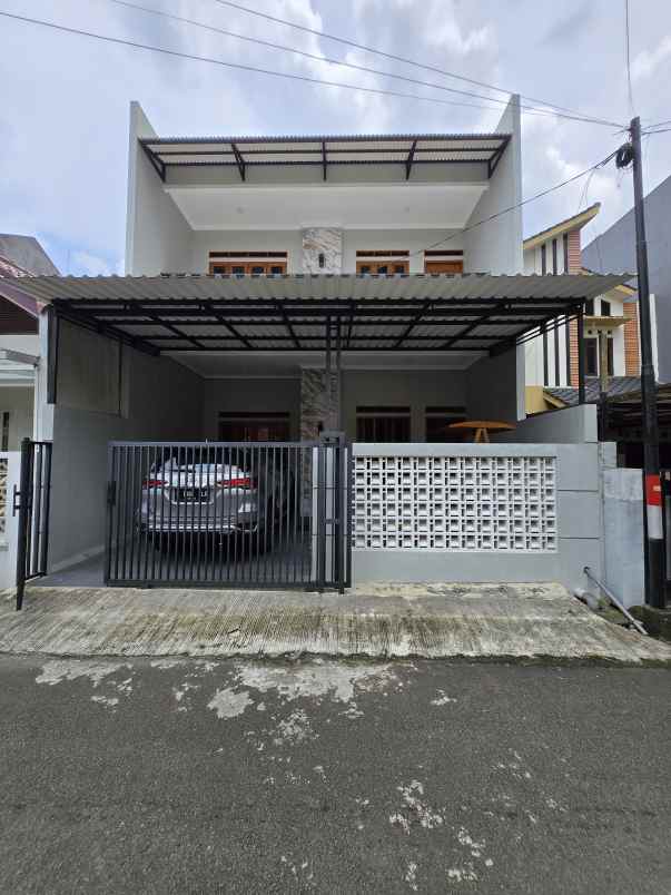 dijual rumah komplek billymoon pondok