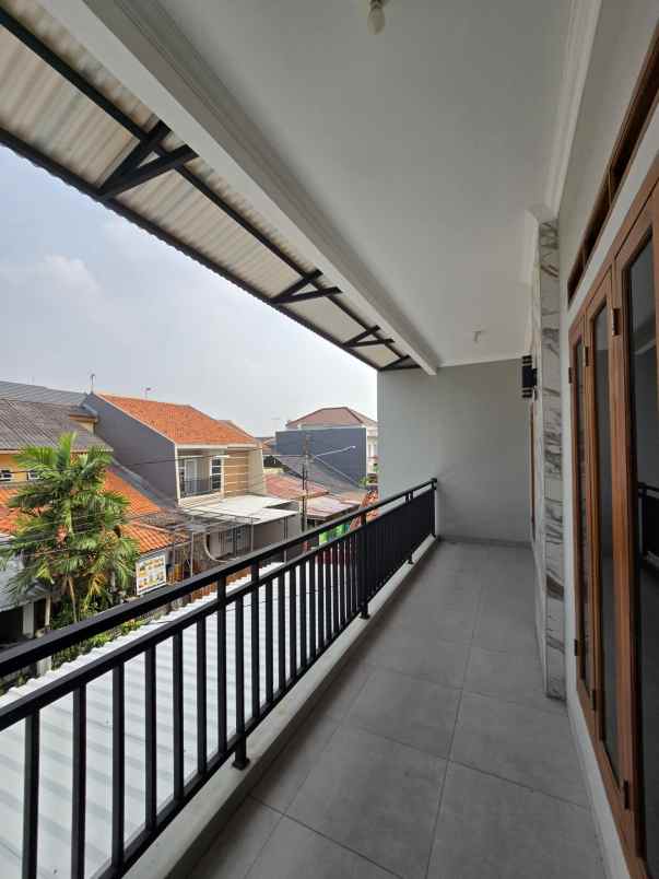 dijual rumah komplek billymoon pondok