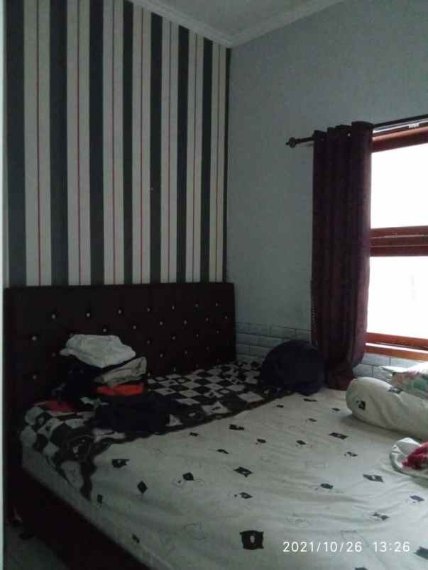 dijual rumah komplek bumi adipura