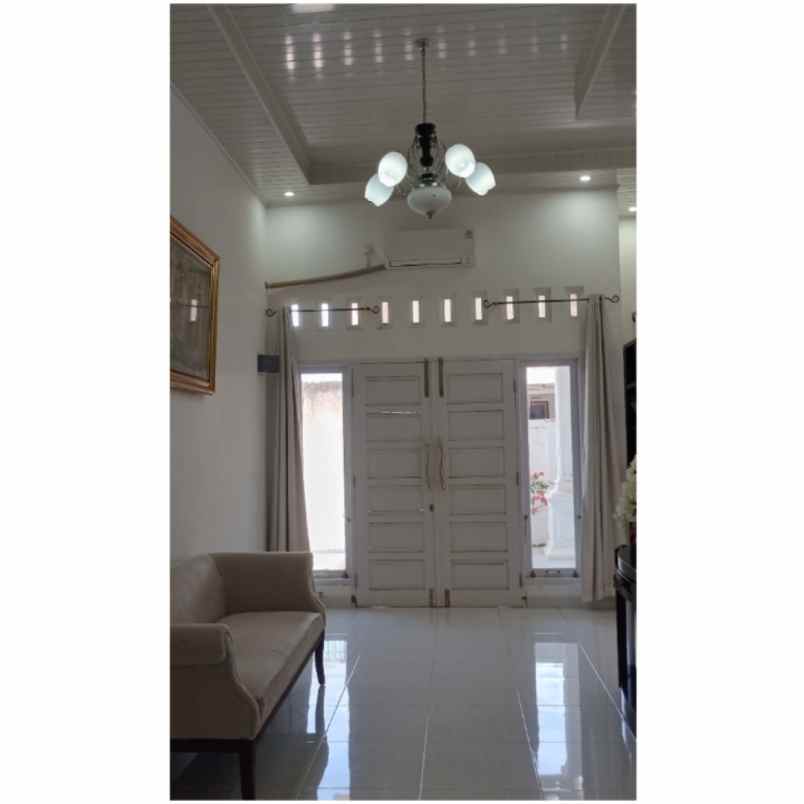 dijual rumah komplek cempaka permai jl