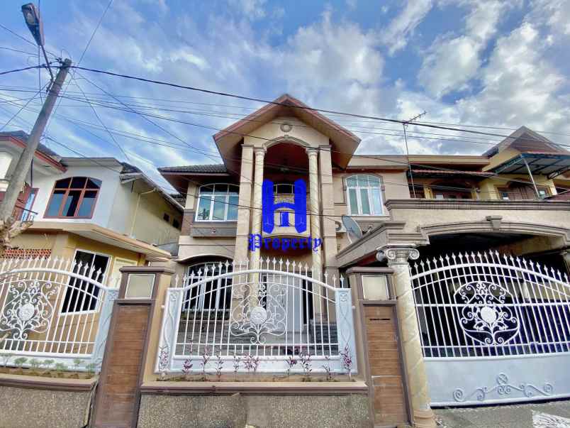 dijual rumah komplek citra wisata jalan